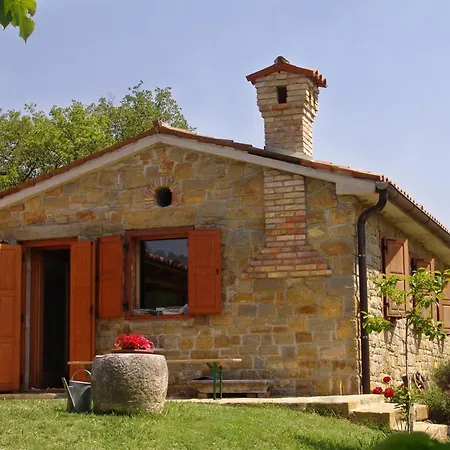 Nyaraló House In Istria In Pristine Nature Šmarje