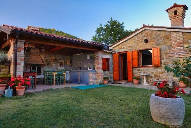 House In Istria In Pristine Nature 度假居 *